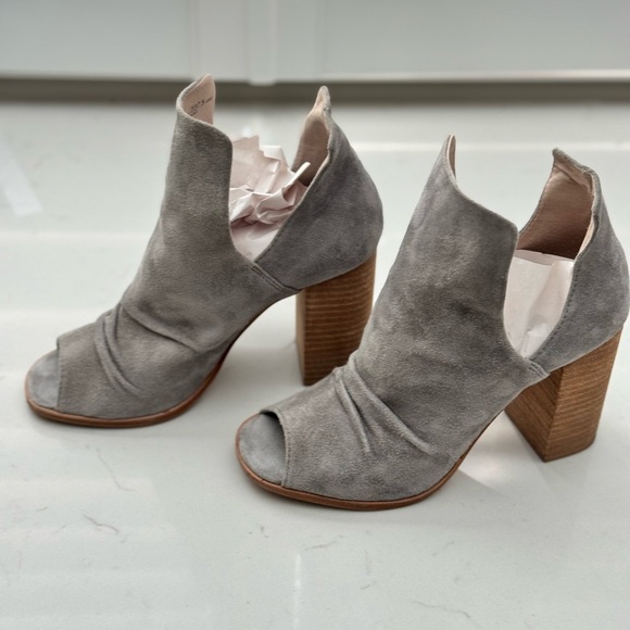 Chinese Laundry Kristin Cavallari Women's Lash Ankle Bootie (Size: 7) - Picture 2 of 5